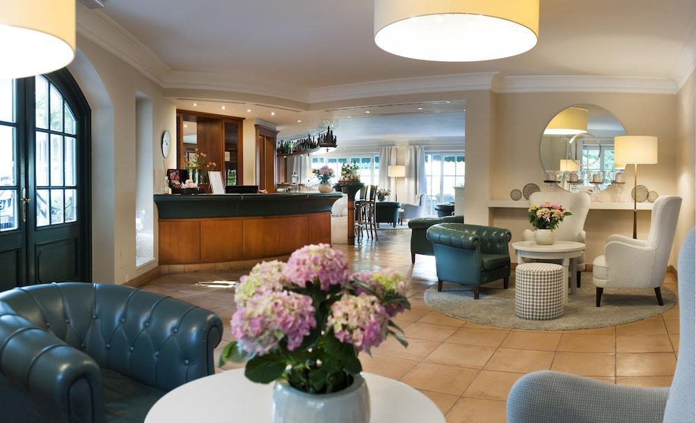 Hotel Pienzenau Am Schlosspark Μεράνο Εξωτερικό φωτογραφία