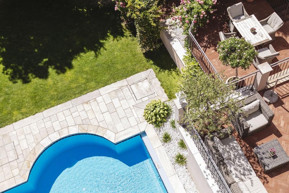 Hotel Pienzenau Am Schlosspark Μεράνο Εξωτερικό φωτογραφία