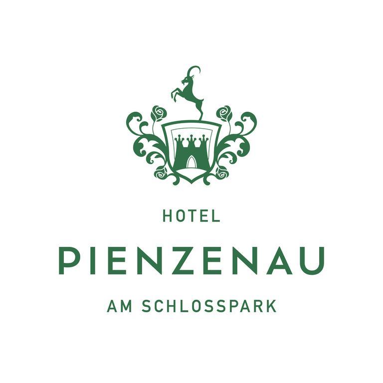 Hotel Pienzenau Am Schlosspark Μεράνο Εξωτερικό φωτογραφία