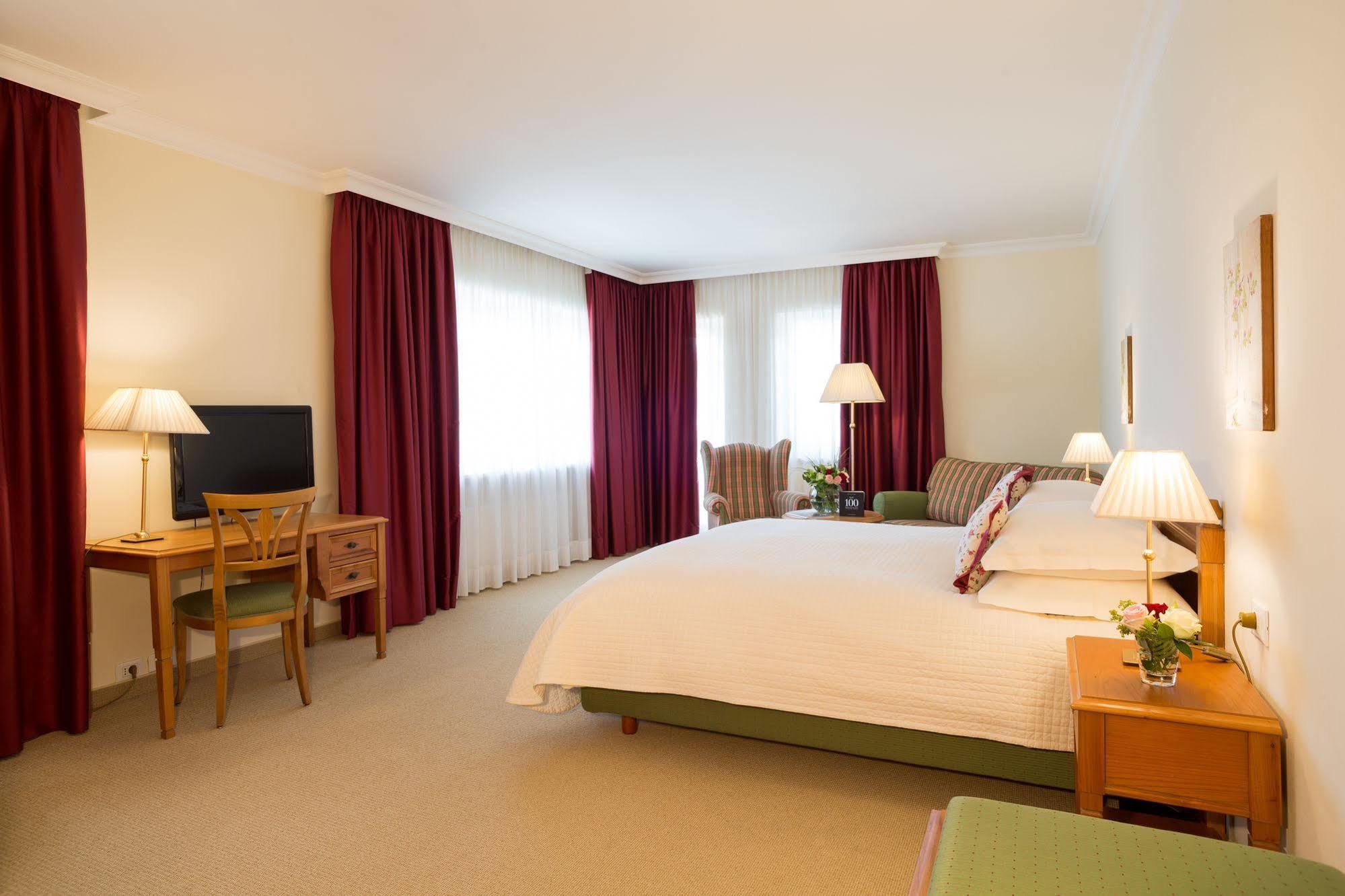 Hotel Pienzenau Am Schlosspark Μεράνο Εξωτερικό φωτογραφία